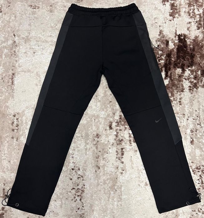 Vând compleu nou de barbati Nike Tech