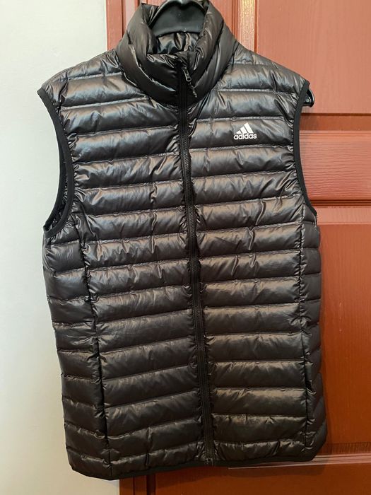 ADIDAS елек без забележки