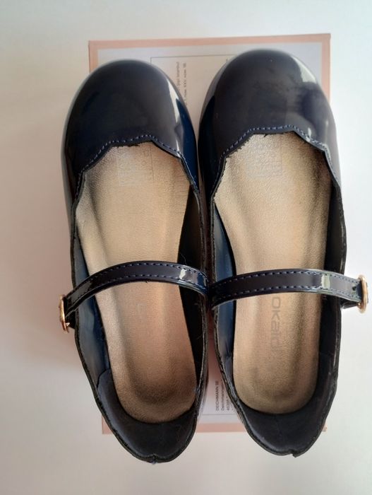 Тъмно сини лачени обувчици Okaidi 30 номер