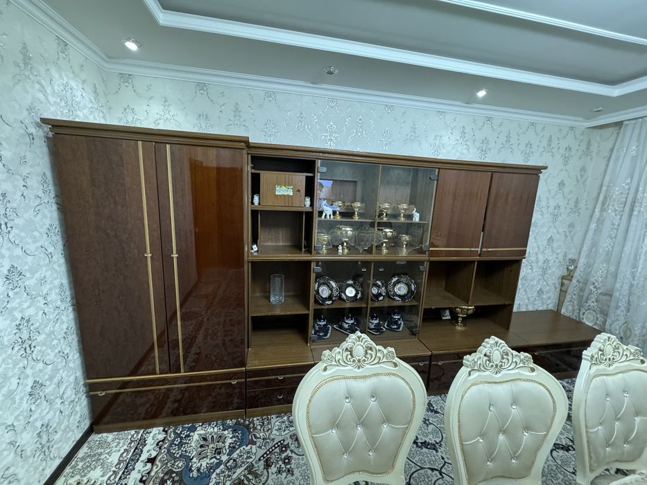 Eski sovet paytidagi mebel made in Germany.