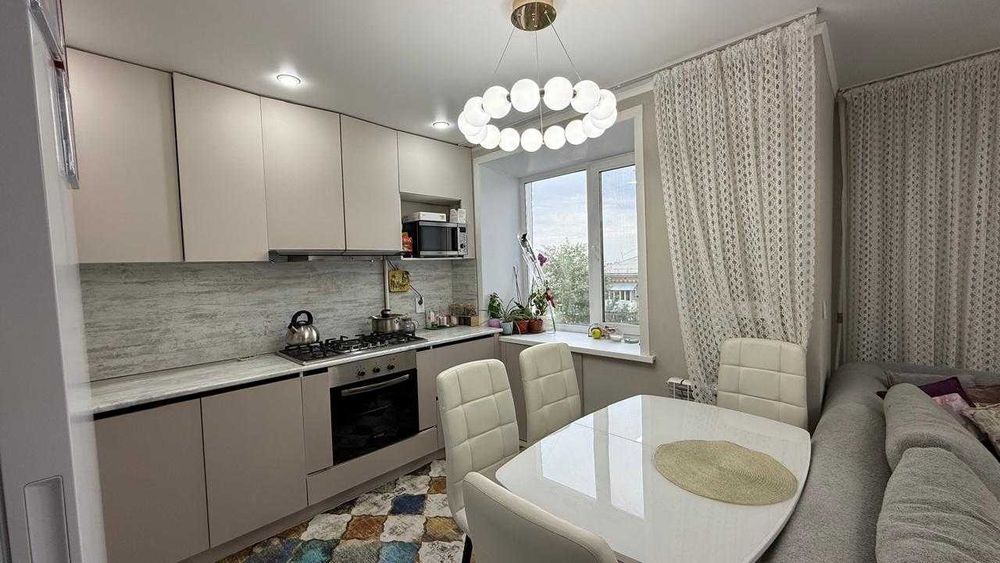 Продам 4 комнатную квартиру