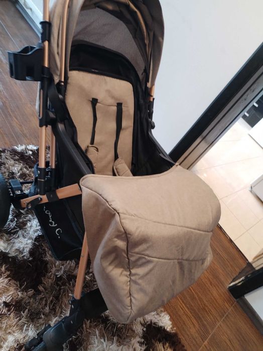 Vând Carucior sport Baby Care