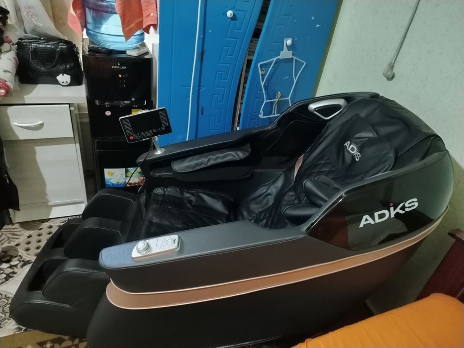 Срочно массажёрное кресло ADIKS