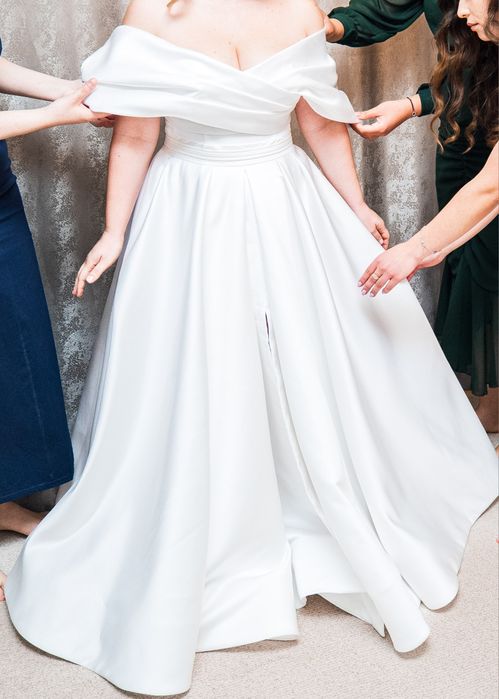 Rochie de mireasa din tafta