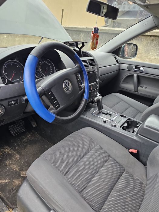Vand Touareg 2.5 tdi avariat