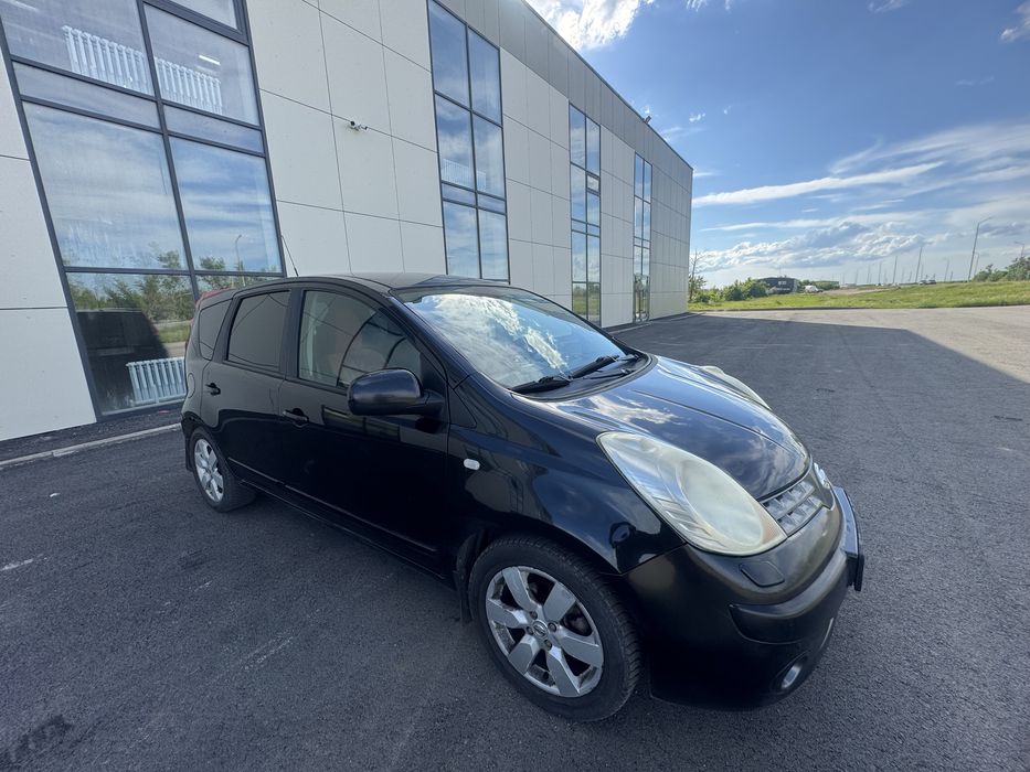 Продам машину Nissan Note