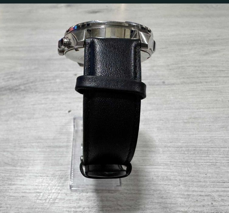 СПЕШНО НОВ Часовник Casio Edifice EFR-556L-1AVUEF