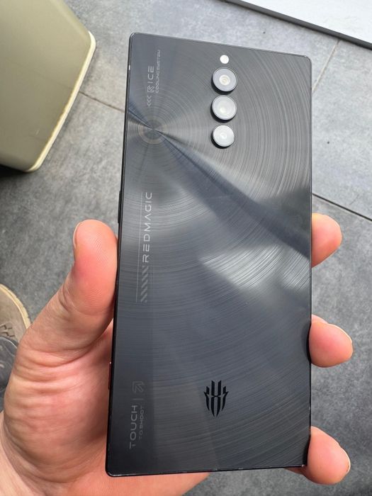 Red magic 8s pro 256g