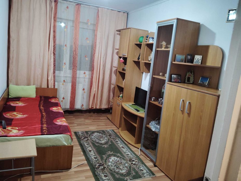 De vânzare apartament 4 camere