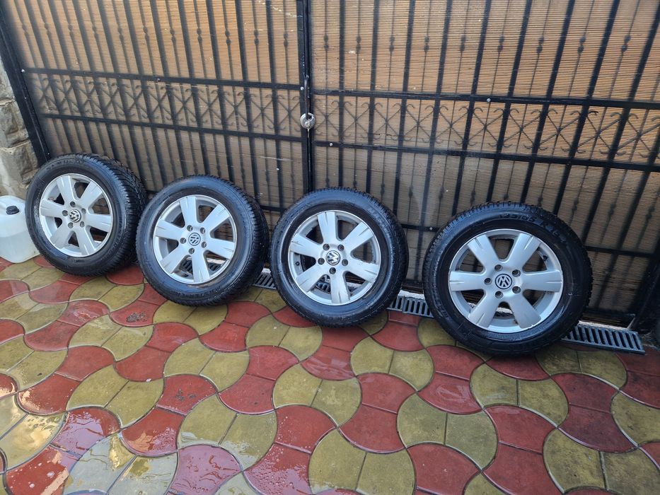 Jante aliaj ușor originale VW 5x112 cu anvelope de iarna