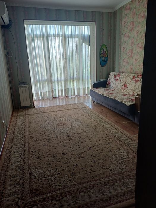 Уш бөлмелі пәтер жалға беріледі