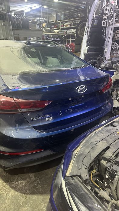 Крышка багажник Hyundai Elantra