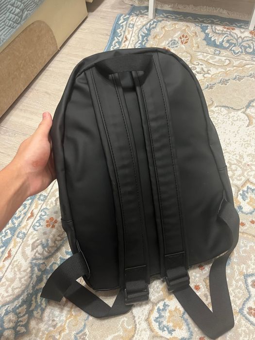 Продам новый рюкзак Essentials