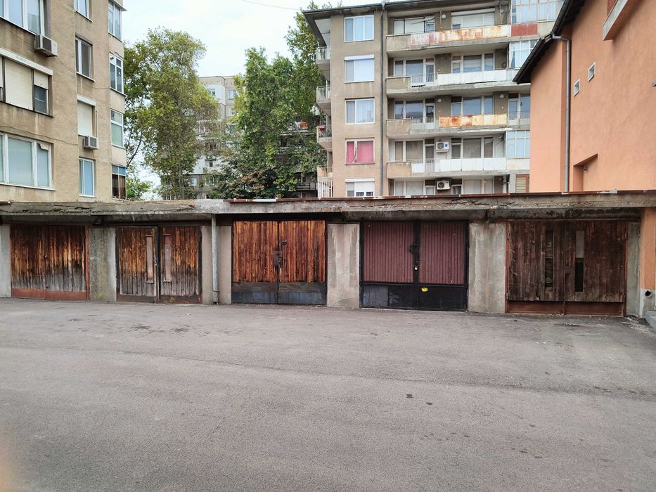 Дава се под наем Гараж / Паркомясто в Видин, Петко Каравелов - 15 кв.м за 40.8 € - Снимка #1