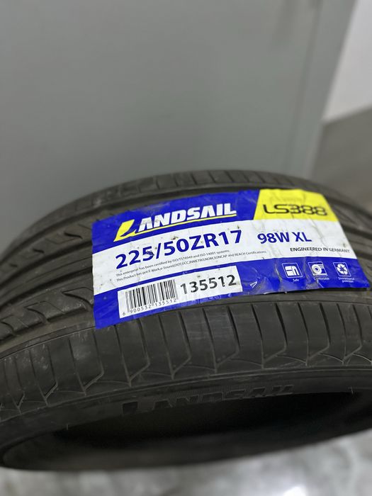Продам новую летнюю шину 225/50 R17