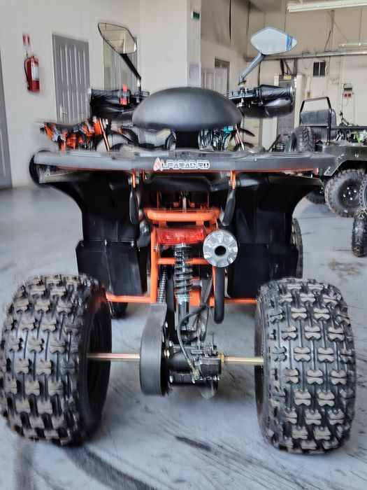 Atv 140cc La mana a doua folosit pentru filmările conturilor noastre în stare excelenta