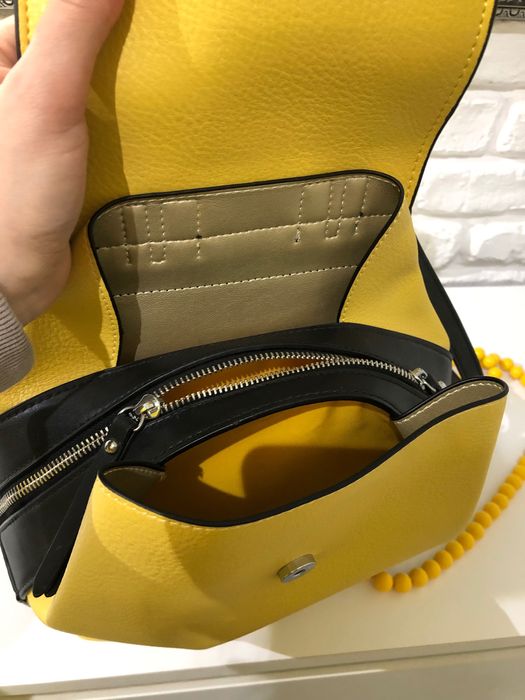 Дамска раница в цвят горчица