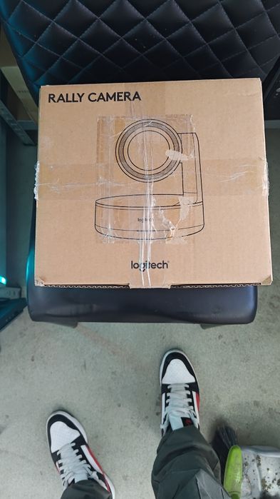 Vând camera web/viseo conferința/ video chat Logitech v-r0010 4k