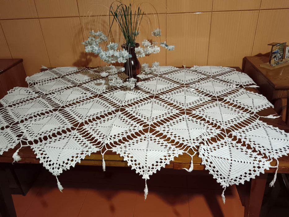 Față de masă din macrame