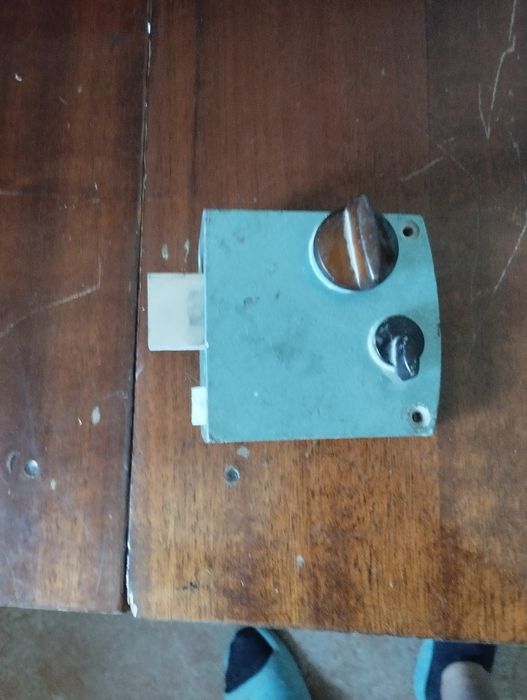 Замок внутренний