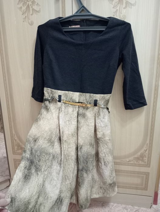 Женская платье 42размер