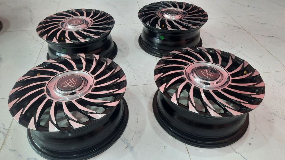 13 Maybax saka diska sotiladi