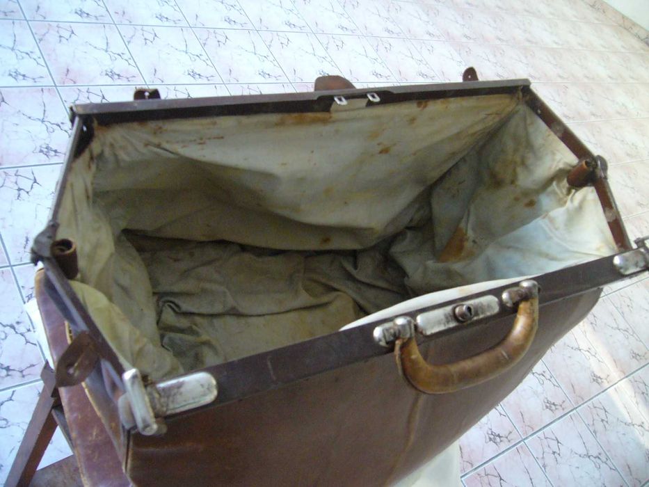 Старинни Лекарски Чанти