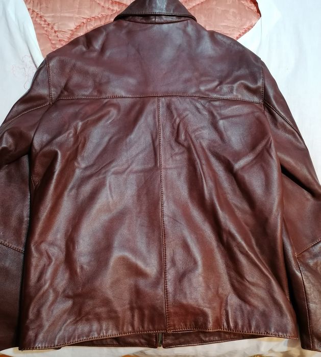 Vând geaca de piele naturala