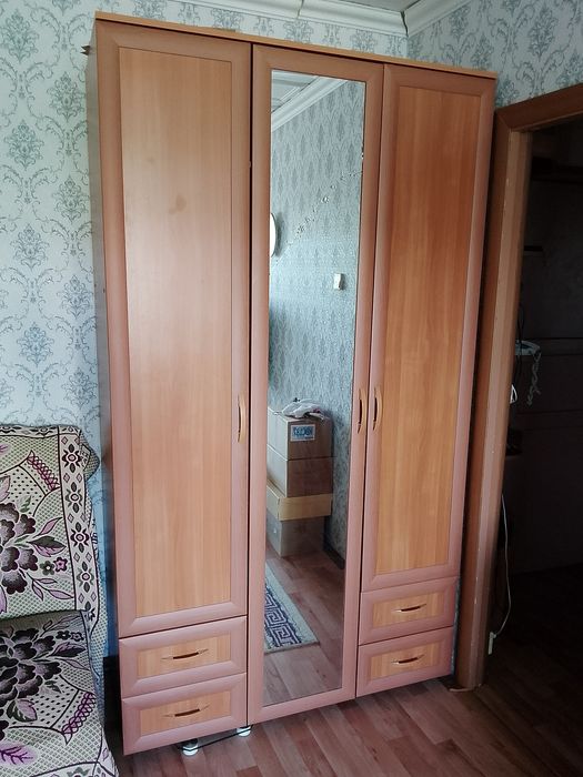 Продам шкаф б/у в хорошем состоянии