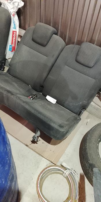 Сиденья на Ларгус