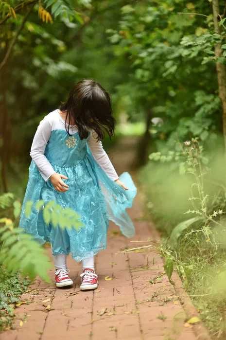 Rochie rochita NOUA printesa Elsa Frozen cu trena  2,3,4,5,6,7,8 ani