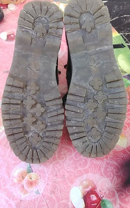 Крассовки  ботинки  унисекс.