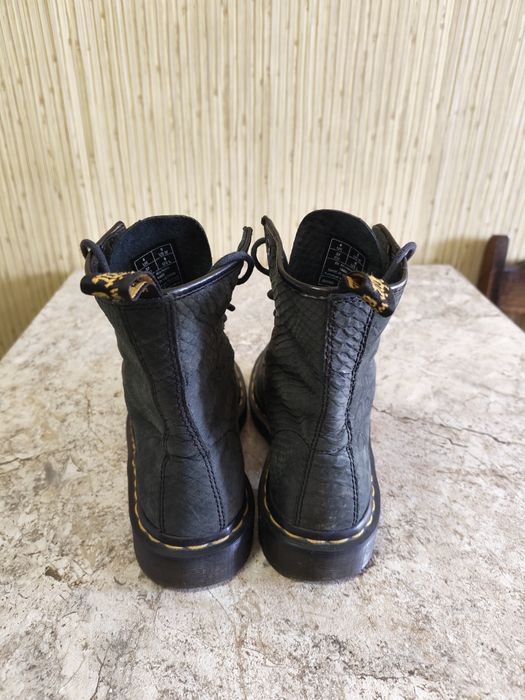Dr. Martens Python Black боти