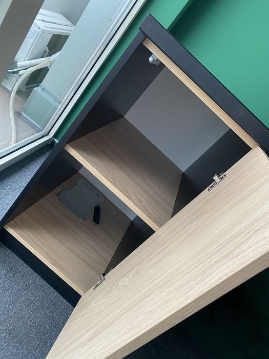 Comodă / Corp birou compact cu ușă – Negru & Stejar