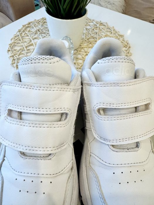 Бели детски маратонки/кецове