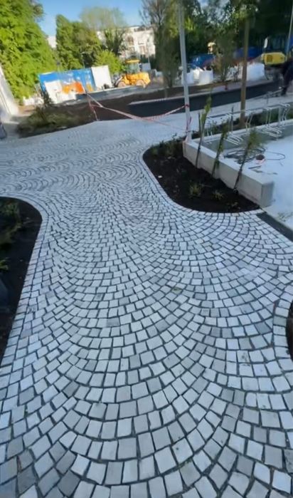 Vând piatră cubică naturală andezit și montez