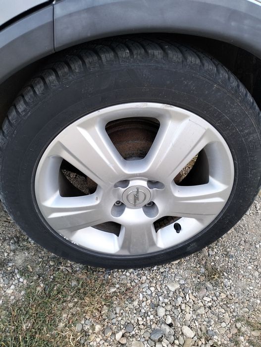 Jante aluminiu cu cauciucuri aproape noi