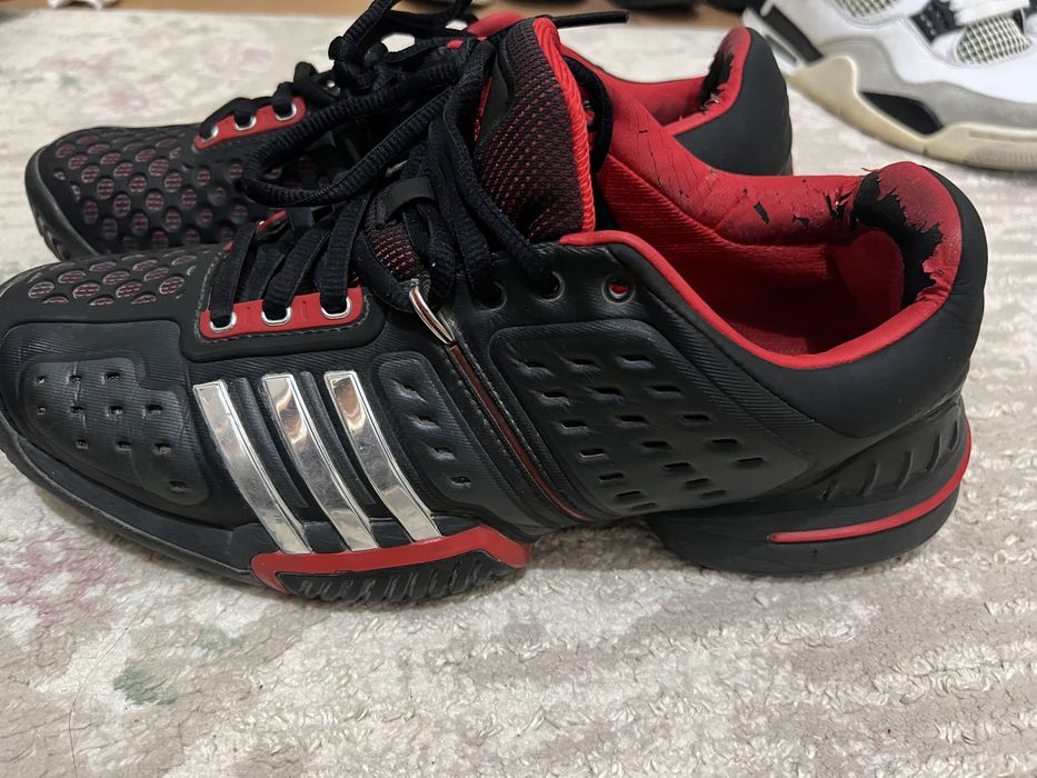 Кроссовки Адидас