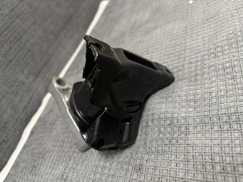 Подушка двигателя