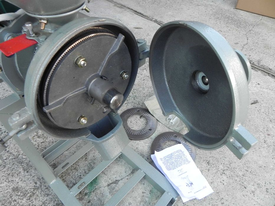Moara cu pietre pentru faina moto 2,5 kw