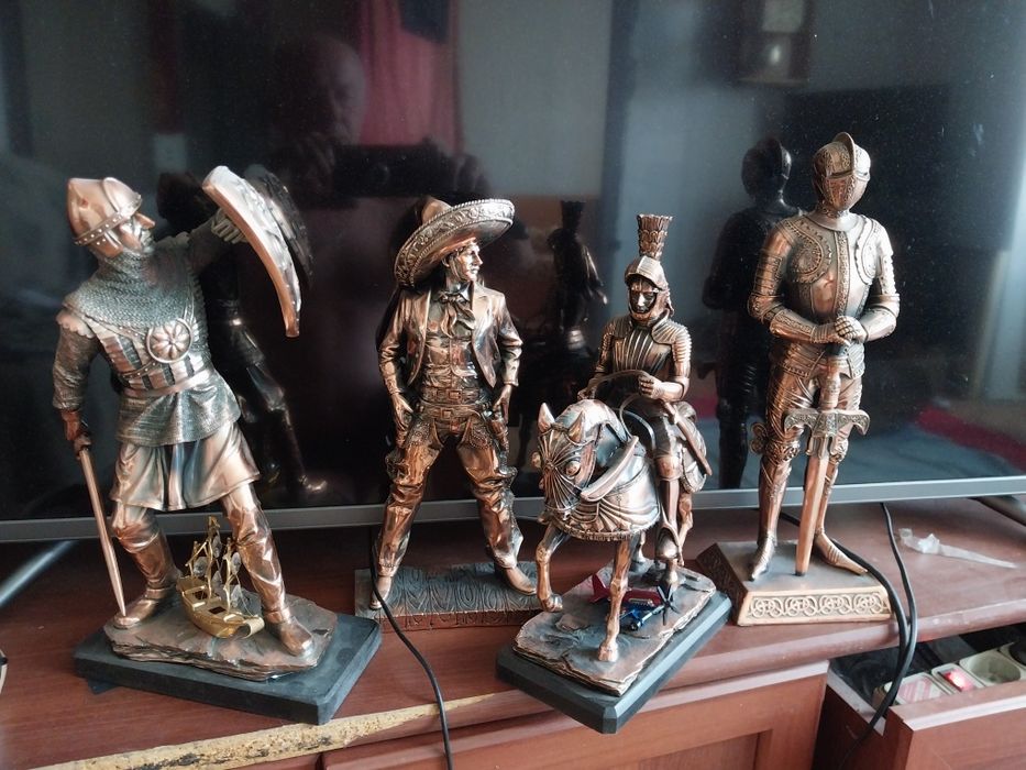 Каминные фигуры .