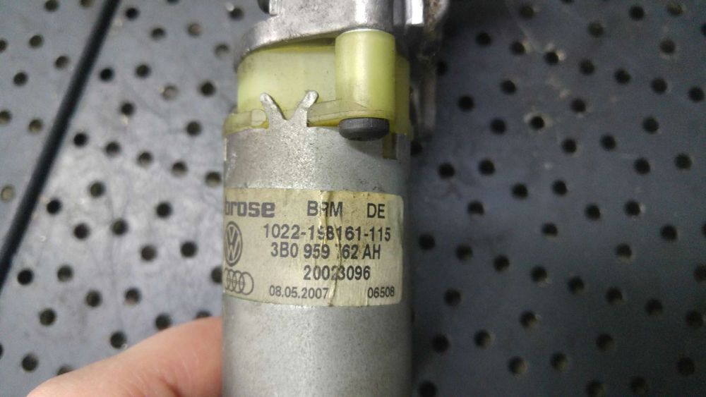 Motoras reglaj scaun dreapta skoda superb 1 3u4 3b0959762ah