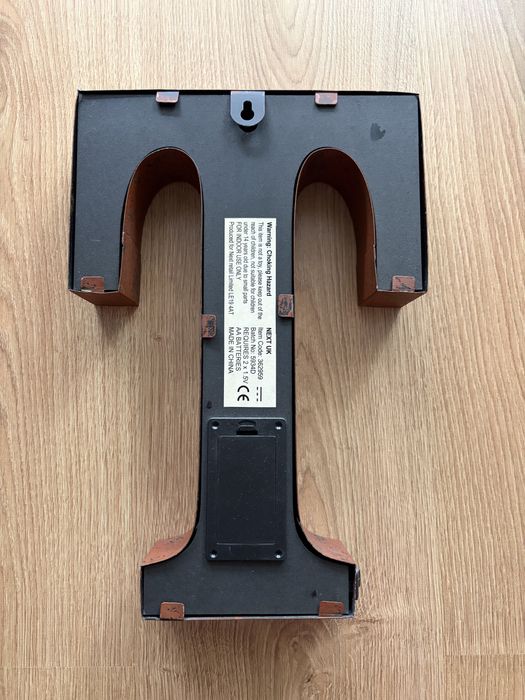 Litera luminoasa T - Next Uk