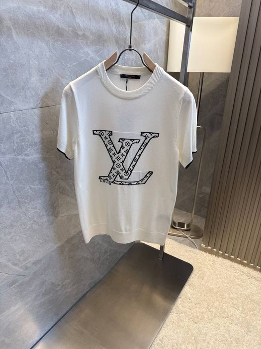 Мъжки тениски различни модели