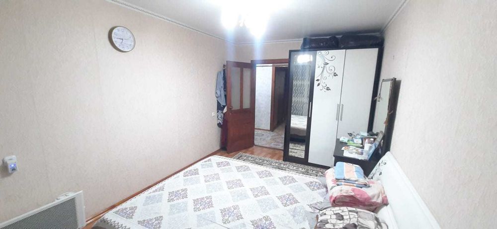 Продаю 4 комнатную квартиру