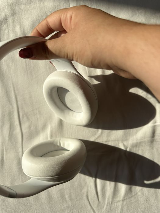 Apple Headphones Beats Studio Pro