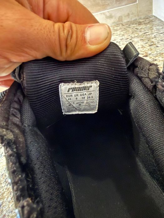 Balenciaga runner Graffiti