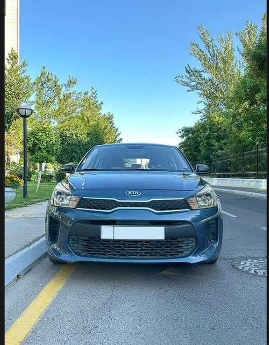 Продается Kia Rio 2018г (108 тыс пробег) Цвет Синий Дымчатый