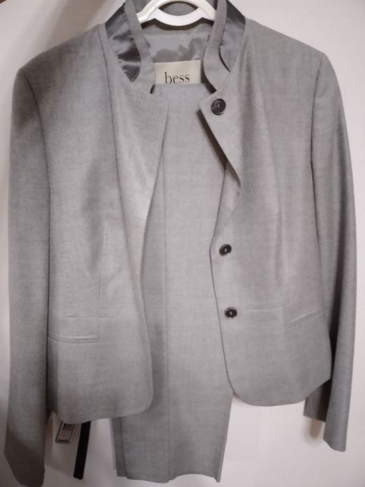 Новый брючный костюм