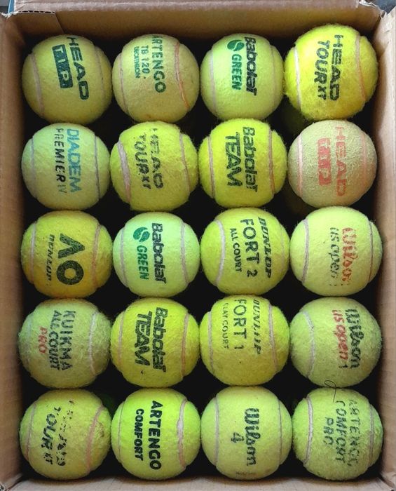 Mingi de tenis de câmp